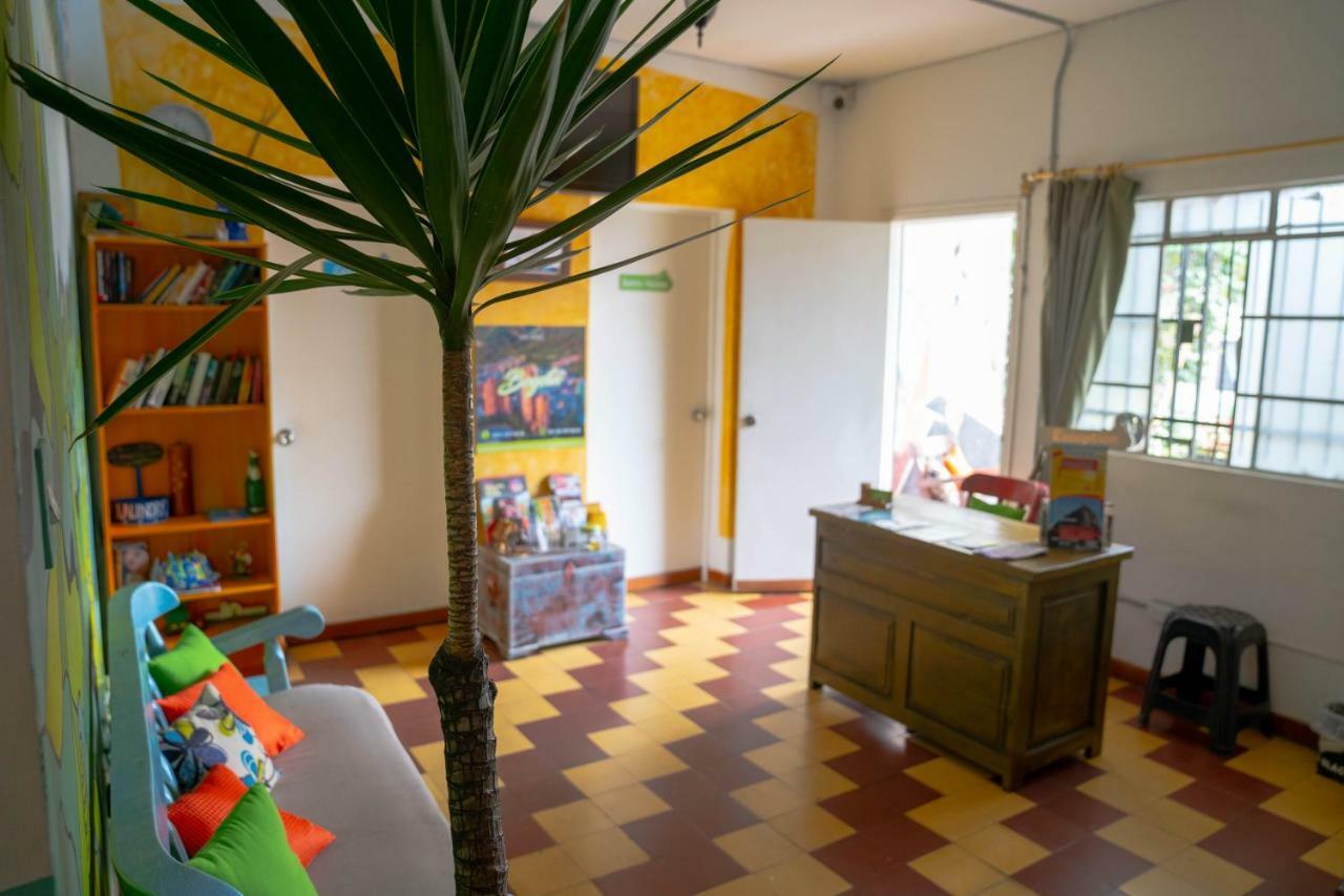 Los Andes Hostel メデジン エクステリア 写真